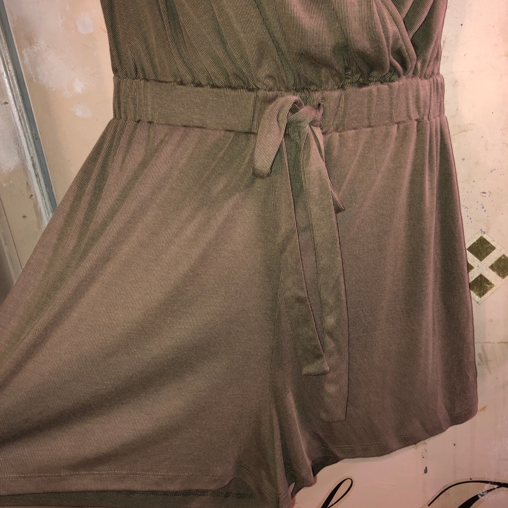 Romper - Picture 3 of 6